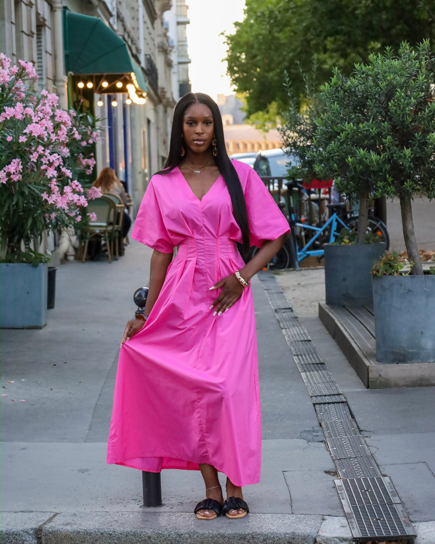 Robe rose à nouer à la taille