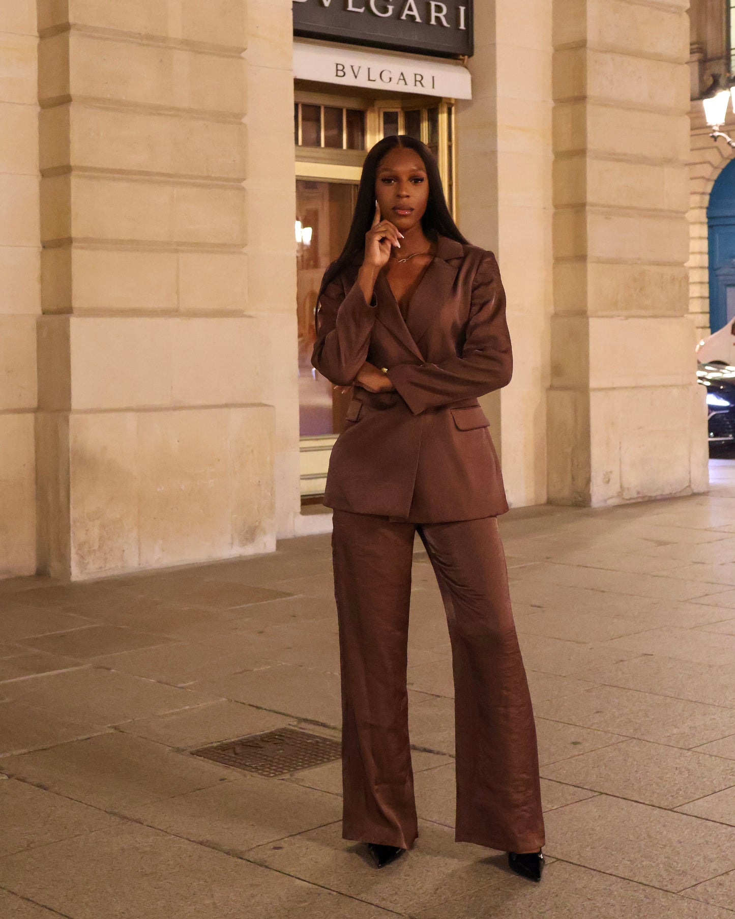 Tailleur marron satiné