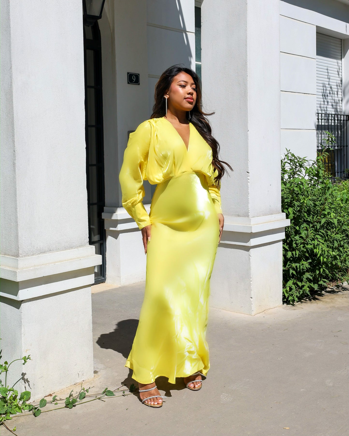 Robe jaune satinée