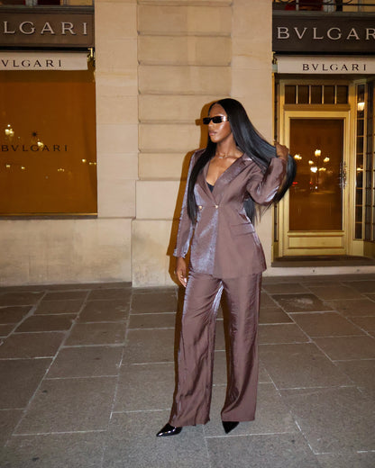 Tailleur marron satiné